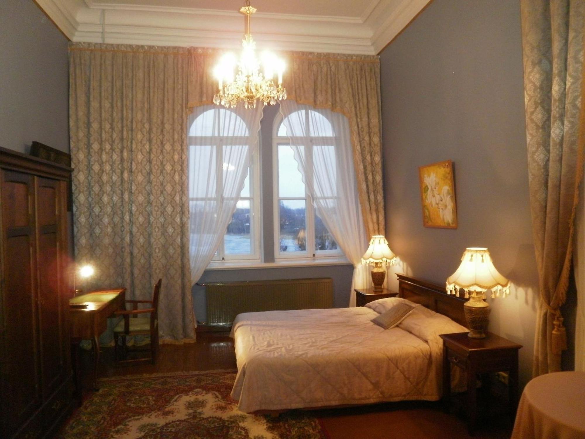 Hotel Birinu Pils Birini