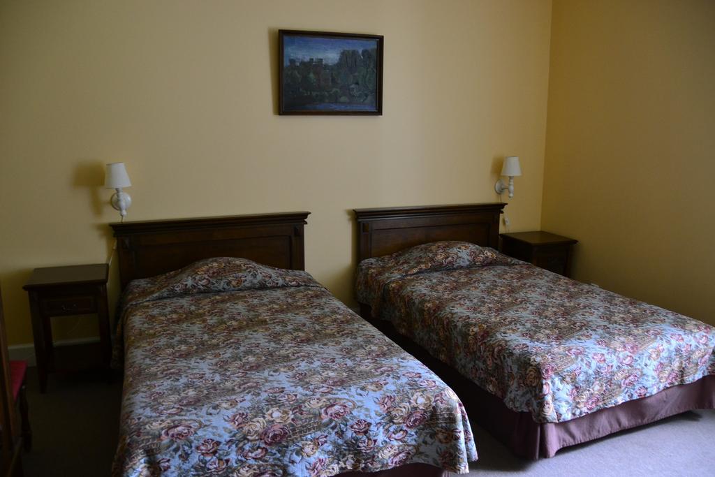 Birinu Pils Hotel Birini