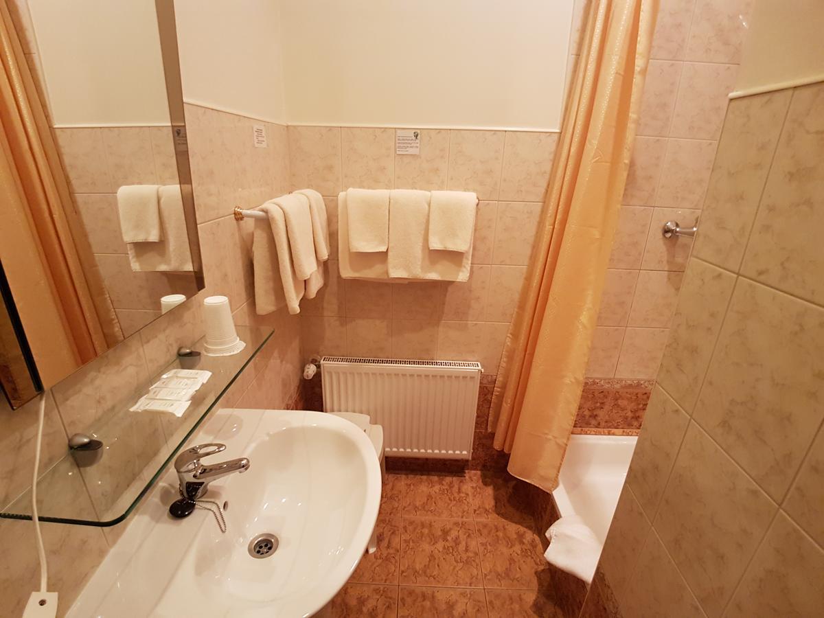 Birinu Pils Hotel Birini